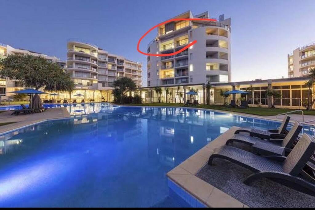 Ocean Bliss - Top Floor Beachfront Studio With Amazing Views ! Маркула Экстерьер фото