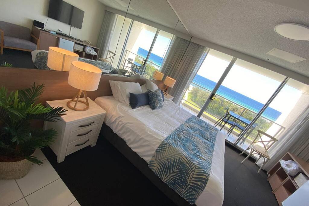 Ocean Bliss - Top Floor Beachfront Studio With Amazing Views ! Маркула Экстерьер фото
