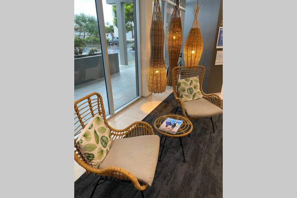 Ocean Bliss - Top Floor Beachfront Studio With Amazing Views ! Маркула Экстерьер фото